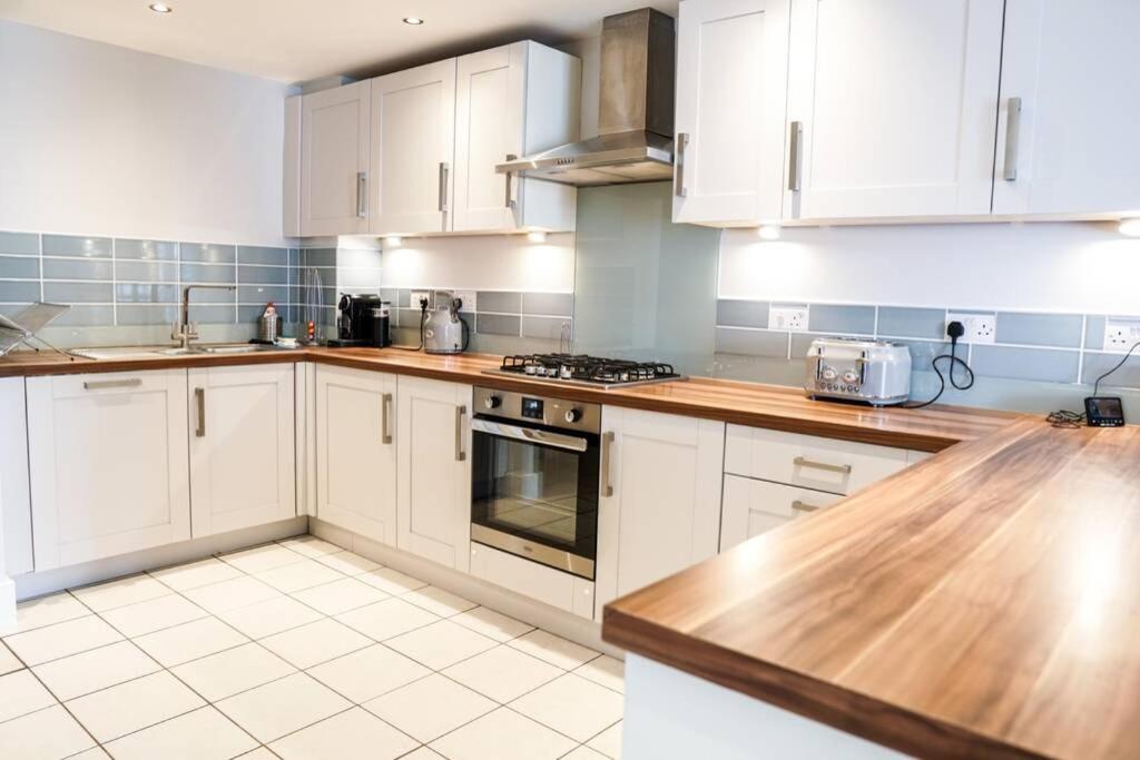 New Quay Beautiful 3 Bedroom Apartment By The Sea מראה חיצוני תמונה