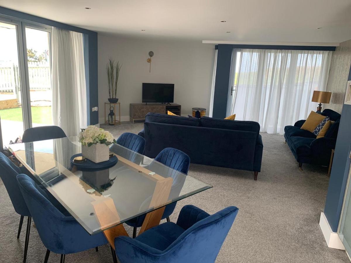 New Quay Beautiful 3 Bedroom Apartment By The Sea מראה חיצוני תמונה